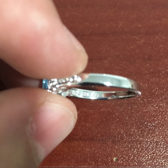 10k White Gold Blue Topaz W/Diamonds Women's Ring - Picture 5 of 5